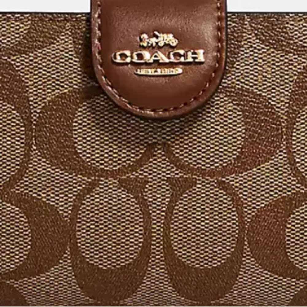 Medium Corner Zip Wallet